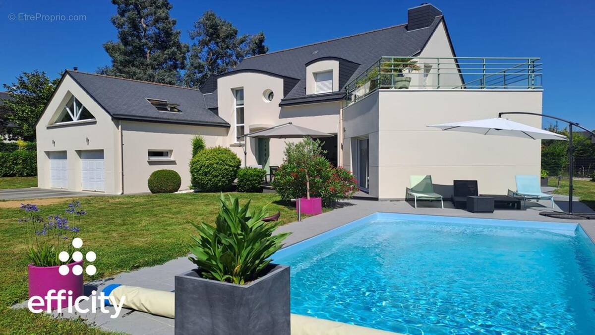 Maison à MONTREUIL-LE-GAST