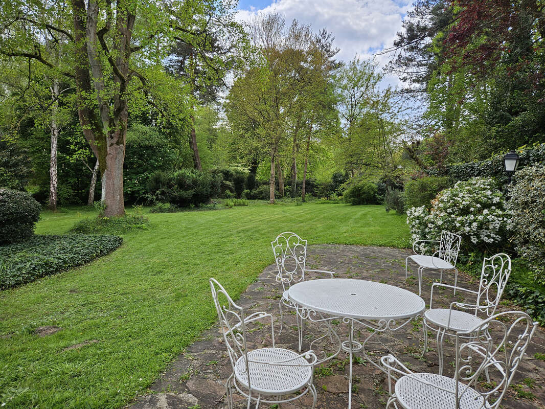 Maison à DAMPIERRE-EN-YVELINES