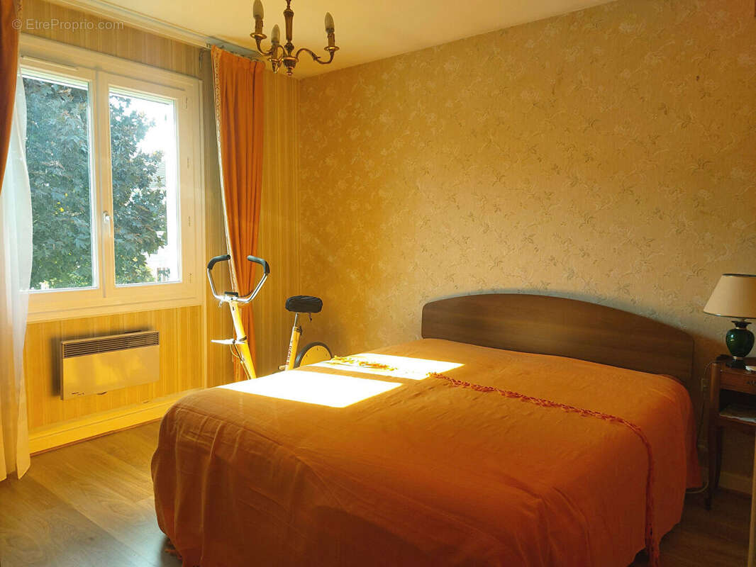 Maison à SAINT-DOULCHARD