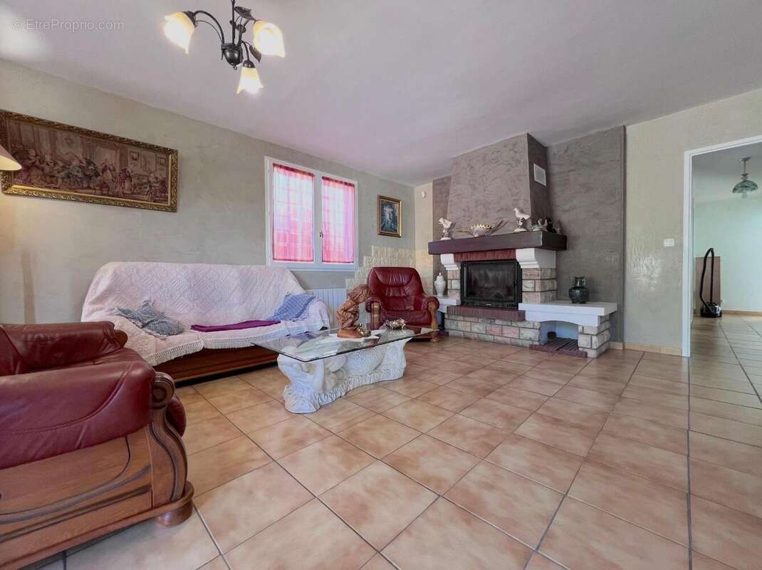 Maison 120 m² à Decines-Charpieu  - photo 4