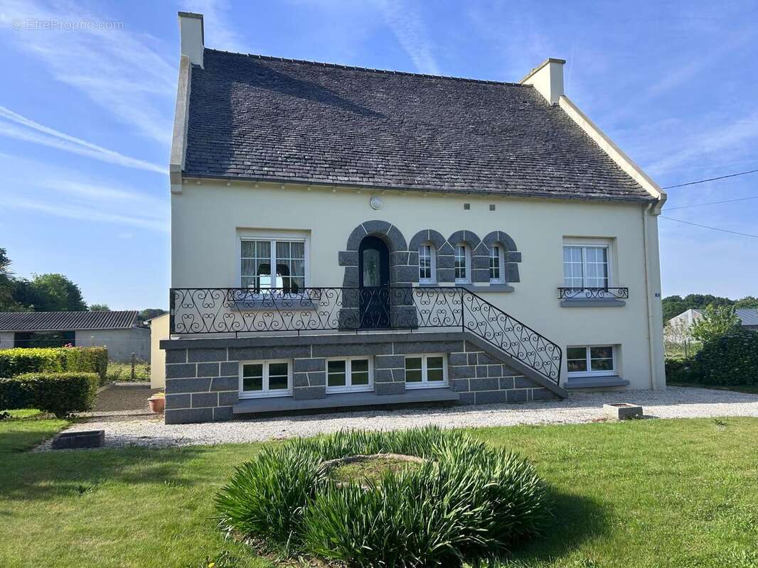 Photo 2 - Maison à LANDIVISIAU