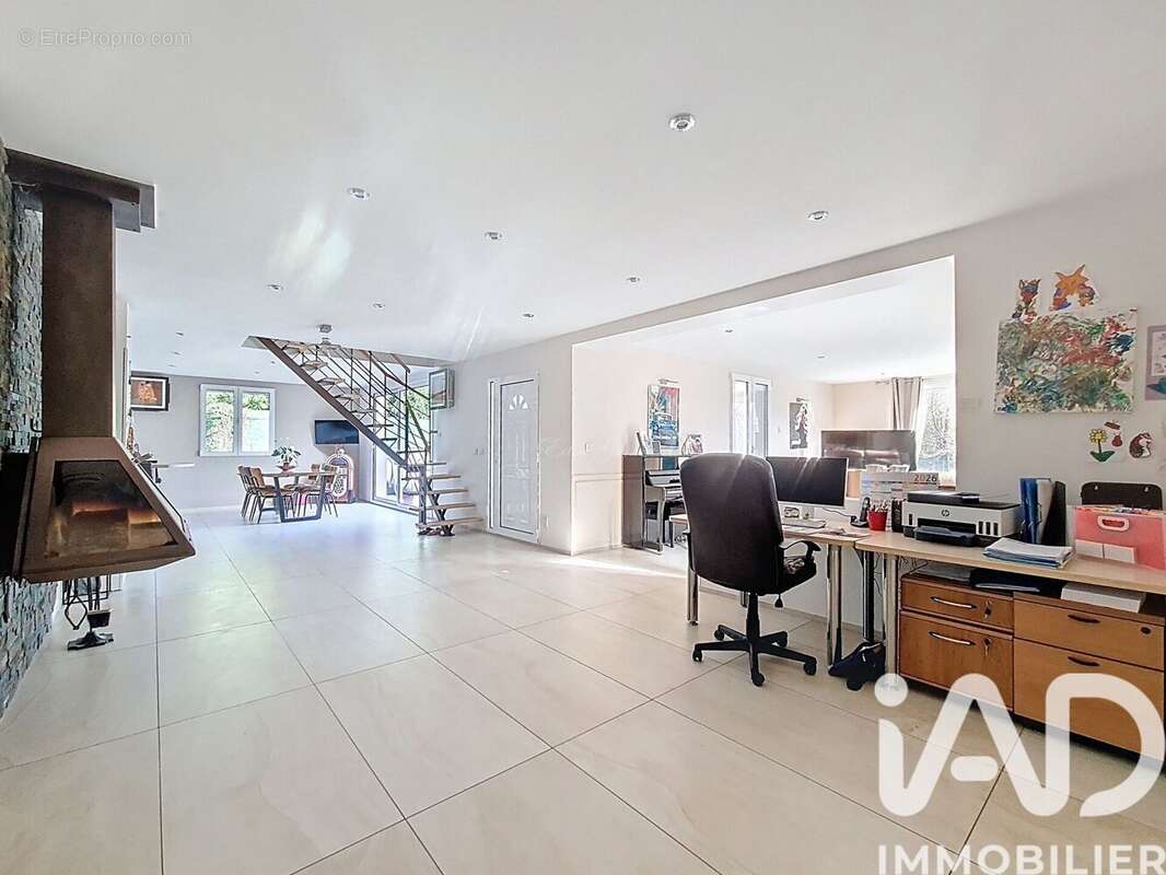 Photo 3 - Maison à CORMEILLES-EN-PARISIS