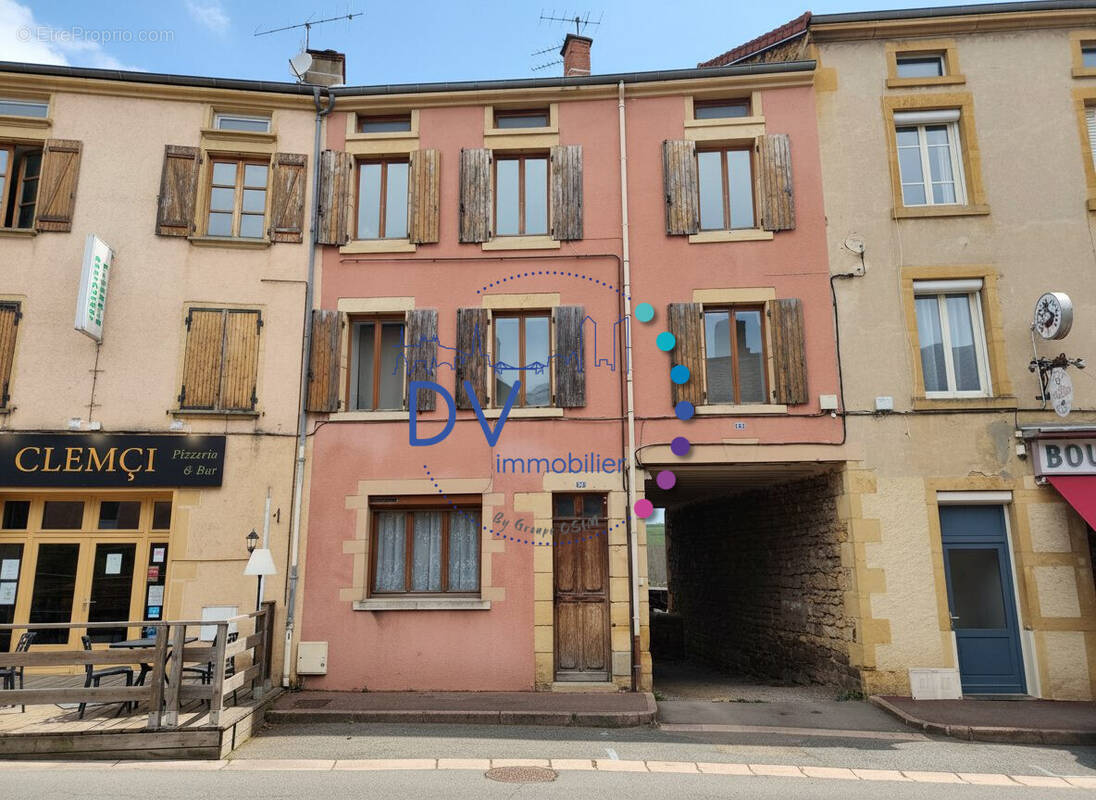 Appartement à SAINT-DENIS-DE-CABANNE