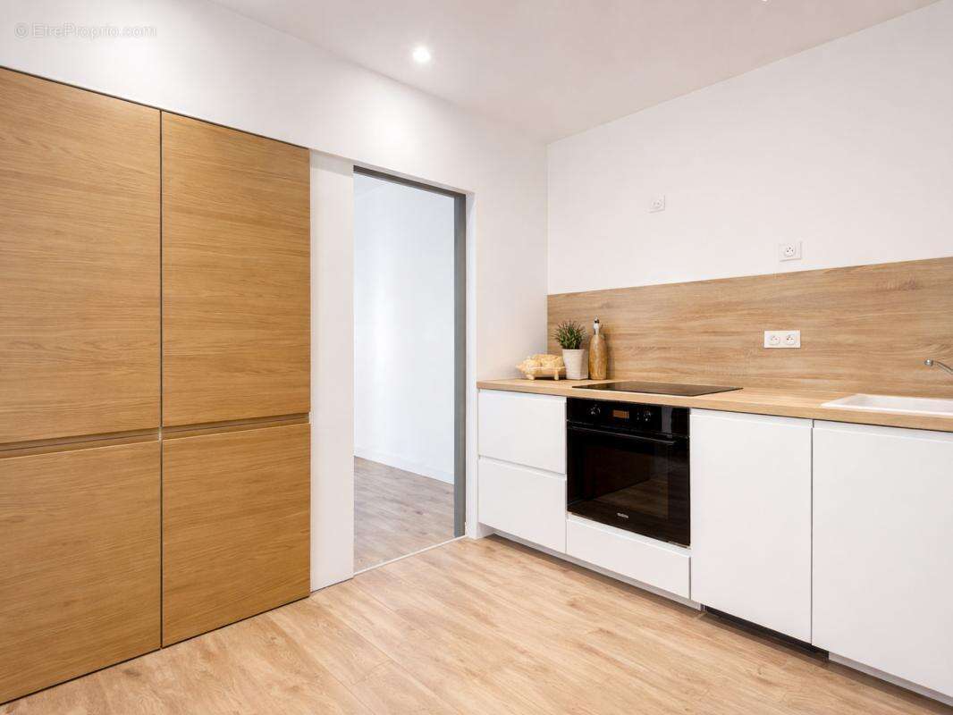 Appartement à MARSEILLE-1E