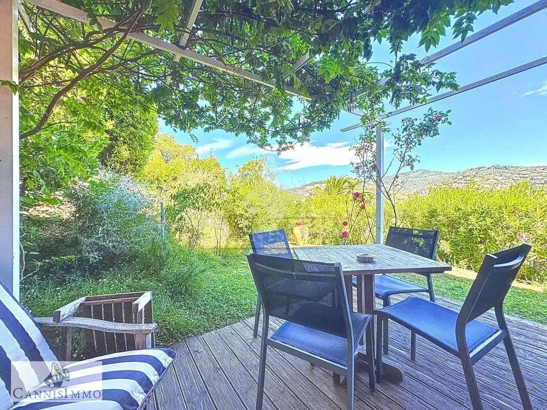 Appartement à MANDELIEU-LA-NAPOULE