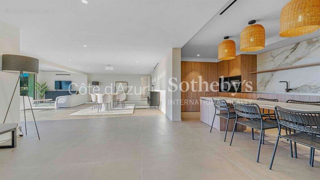 Maison à LES ISSAMBRES