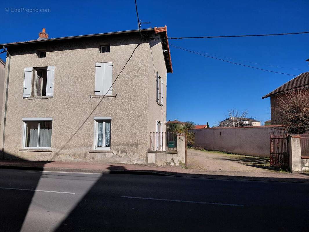 Photo 2 - Maison à POUILLY-SOUS-CHARLIEU