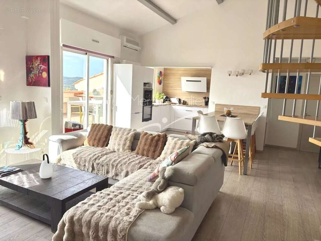 Appartement à BORMES-LES-MIMOSAS