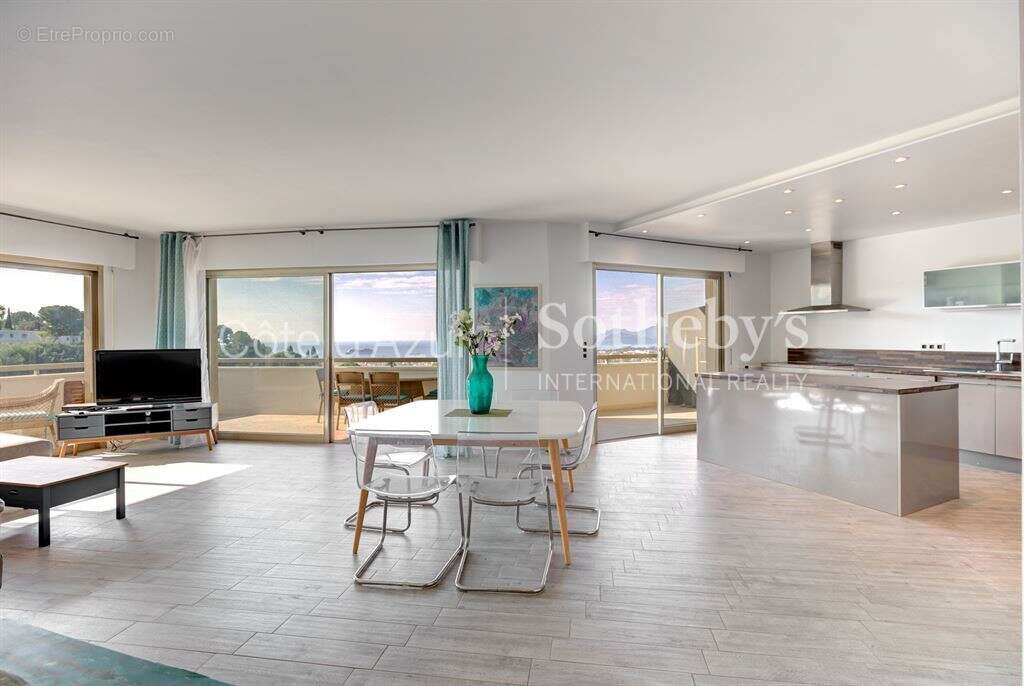 Appartement à LE CANNET