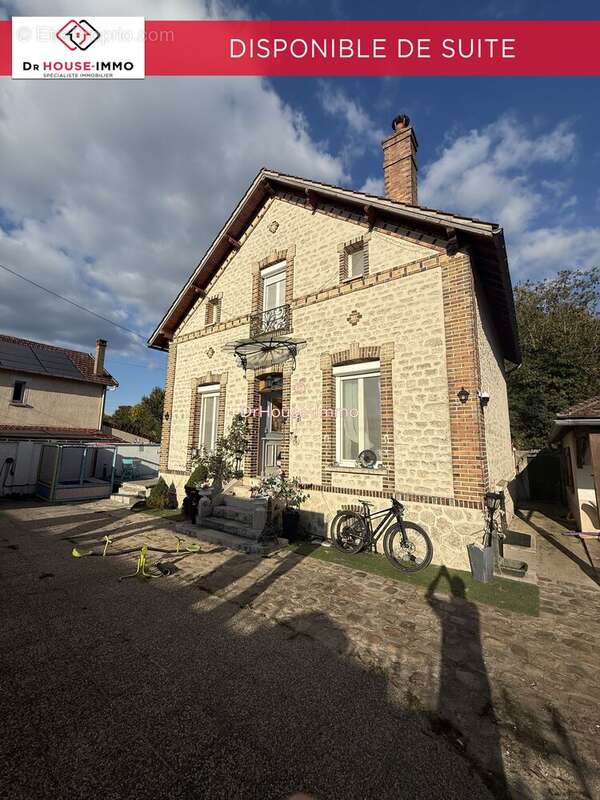 Maison à SAINT-PIERRE-LES-NEMOURS