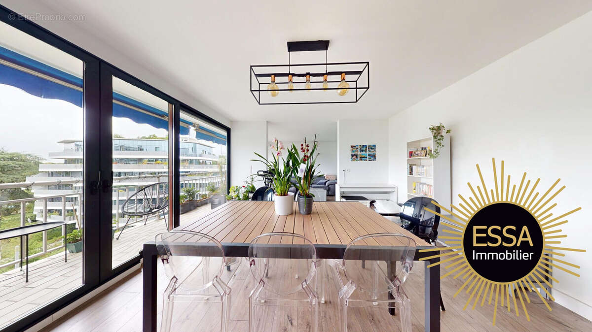 Appartement à VELIZY-VILLACOUBLAY