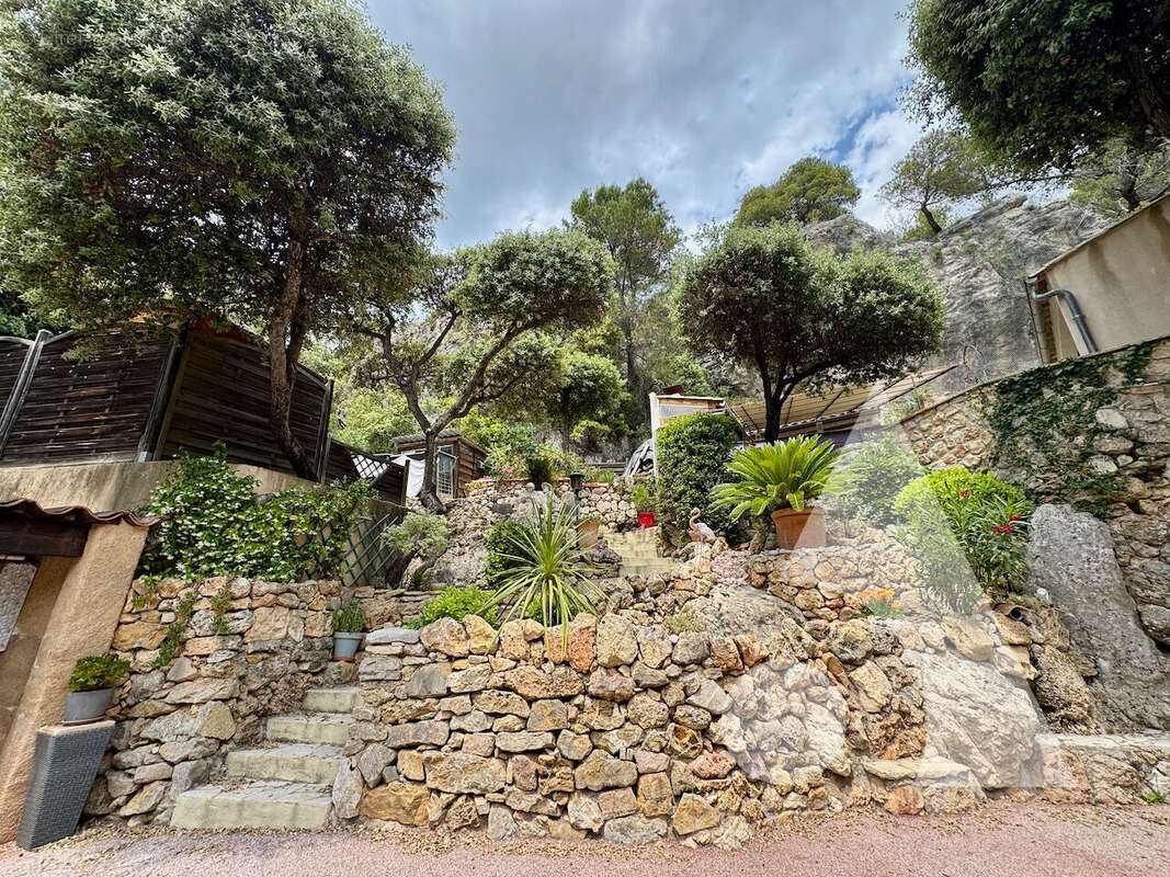 Maison à VILLECROZE