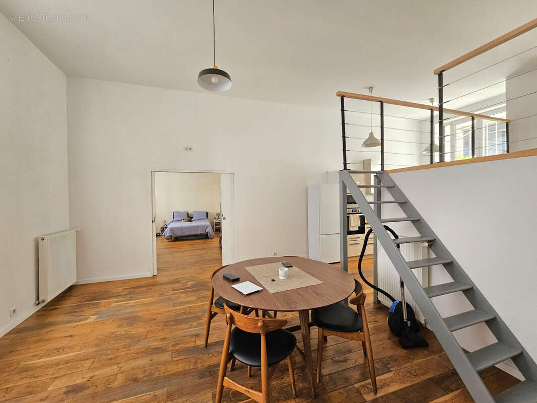 Appartement à PARIS-14E