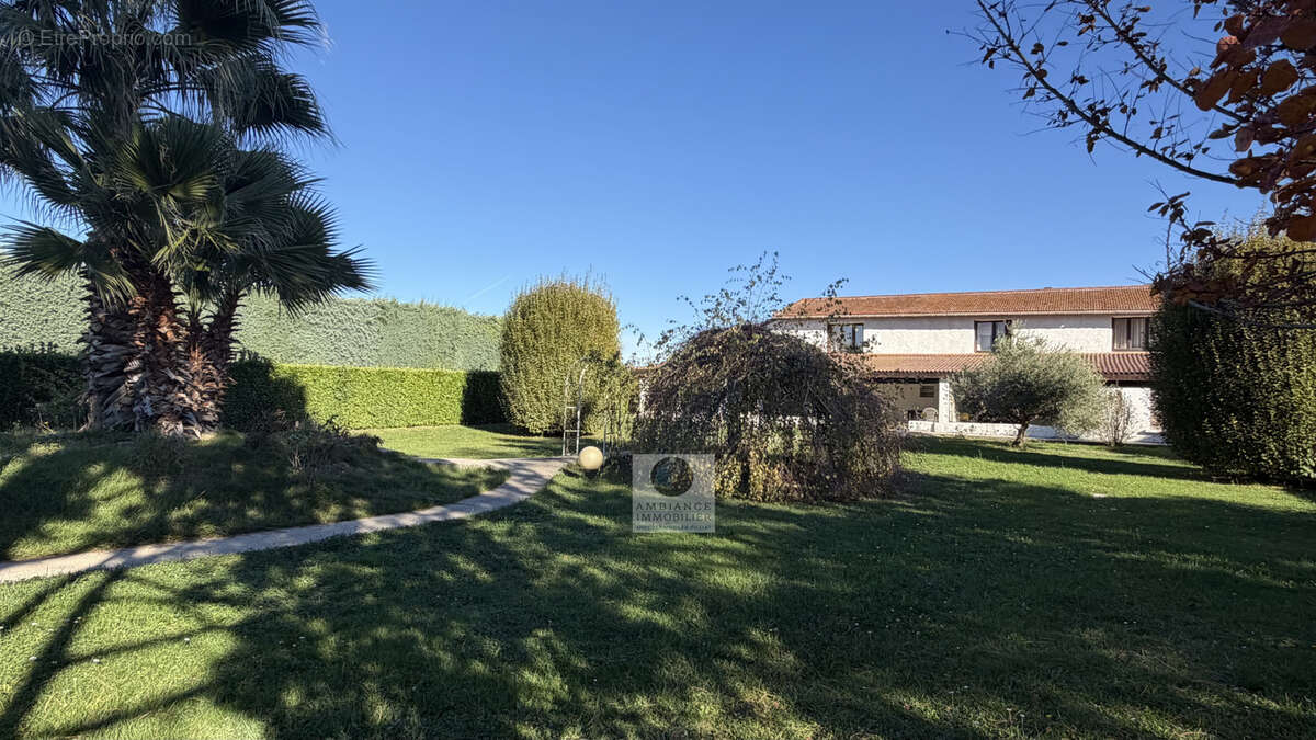 Maison à CHATEAUNEUF-SUR-ISERE