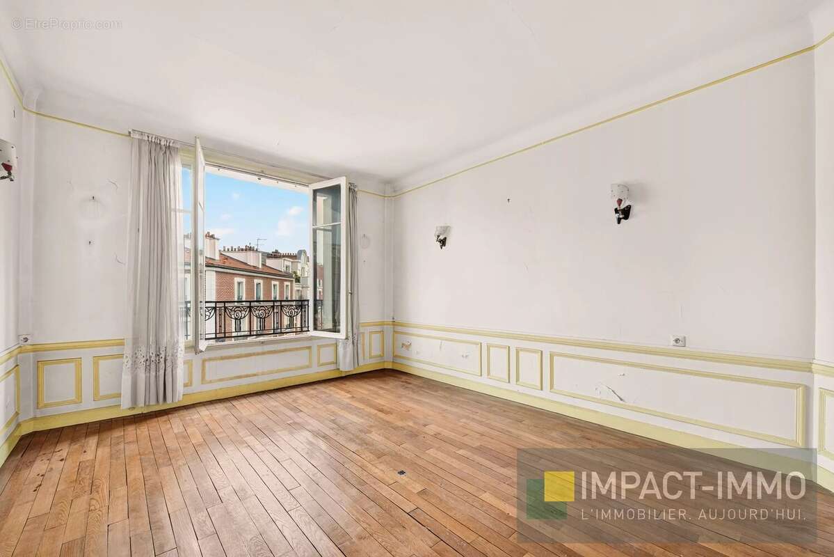 Appartement à COURBEVOIE
