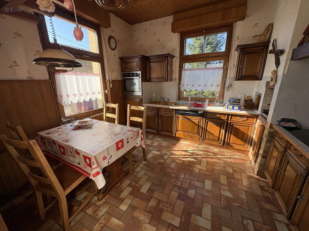 Maison à MONTREUX-VIEUX