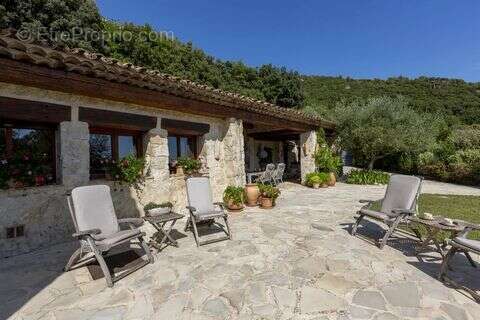 Maison à TOURRETTES-SUR-LOUP