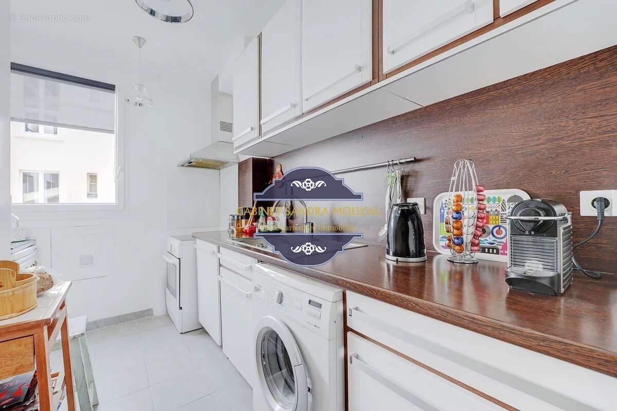 Appartement à PARIS-17E