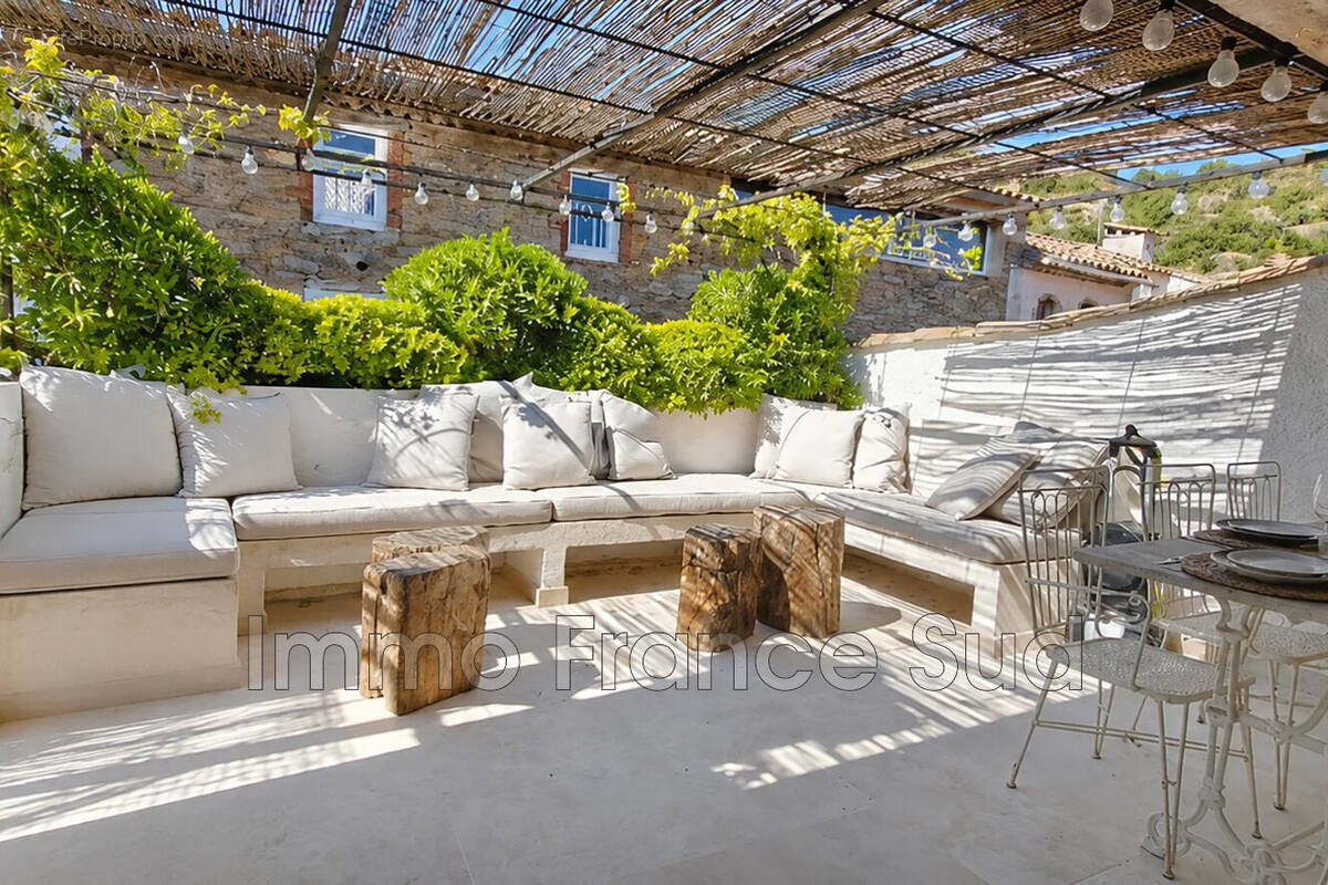 Maison à LA GARDE-FREINET