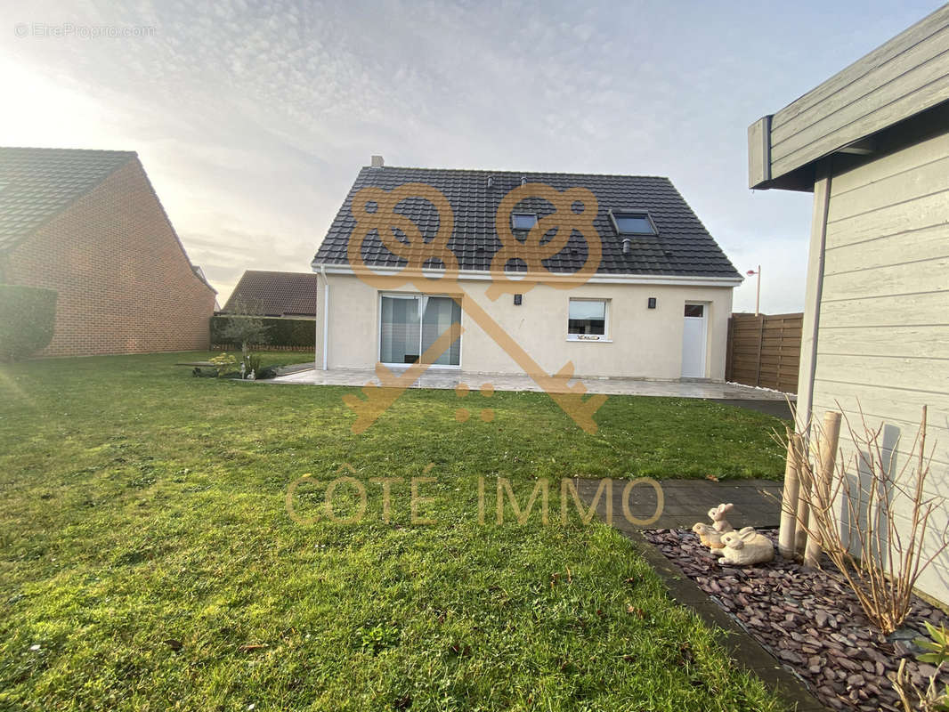 Maison à COURRIERES