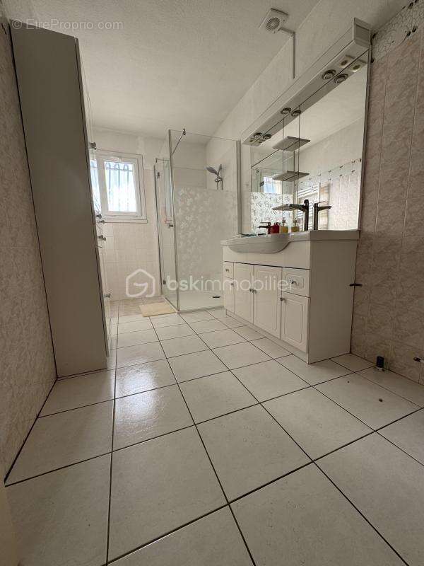 Maison à NISSAN-LEZ-ENSERUNE