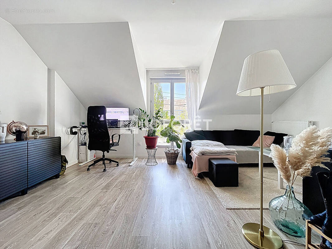 Appartement à CHILLY-MAZARIN