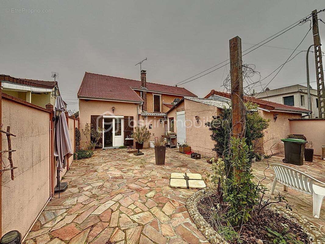 Commerce à SAVIGNY-SUR-ORGE