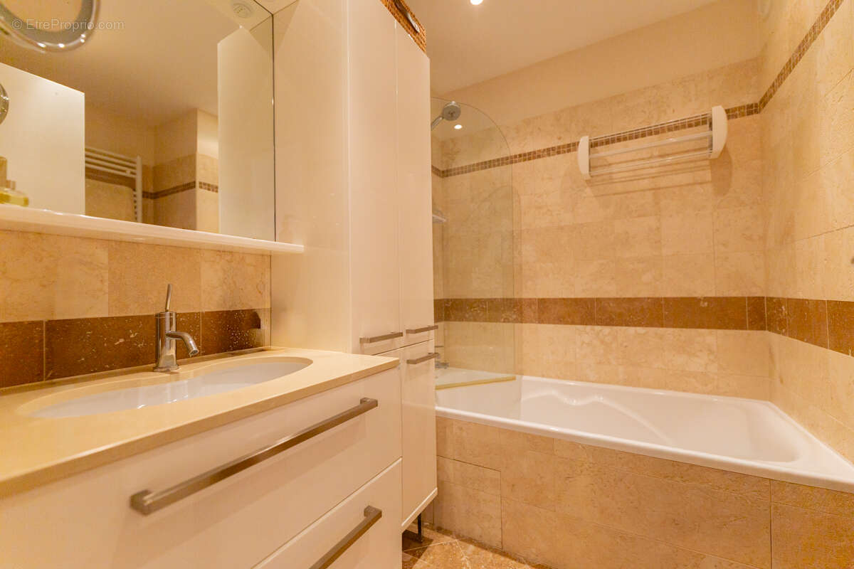 Appartement à MANDELIEU-LA-NAPOULE