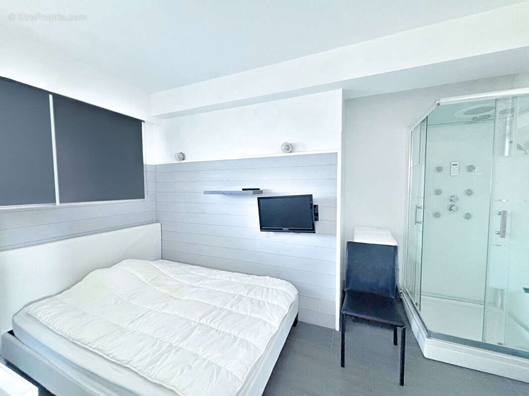 Appartement à VILLENEUVE-LOUBET