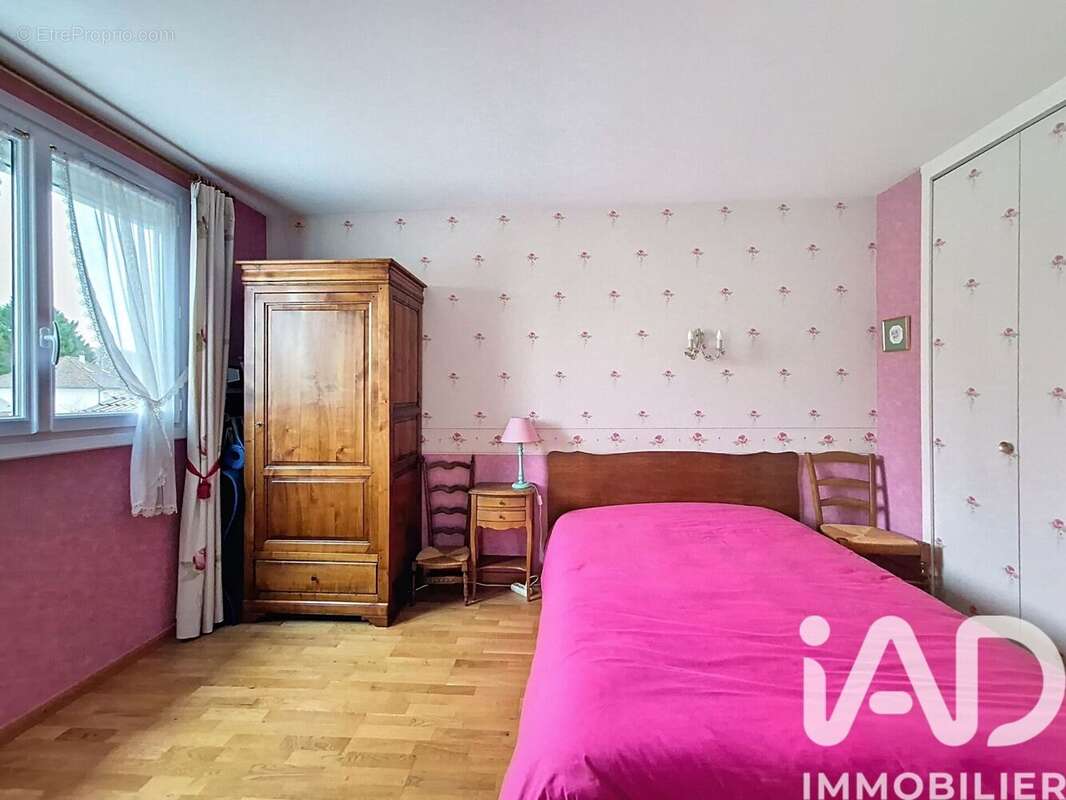 Photo 9 - Maison à LE MESNIL-SAINT-DENIS