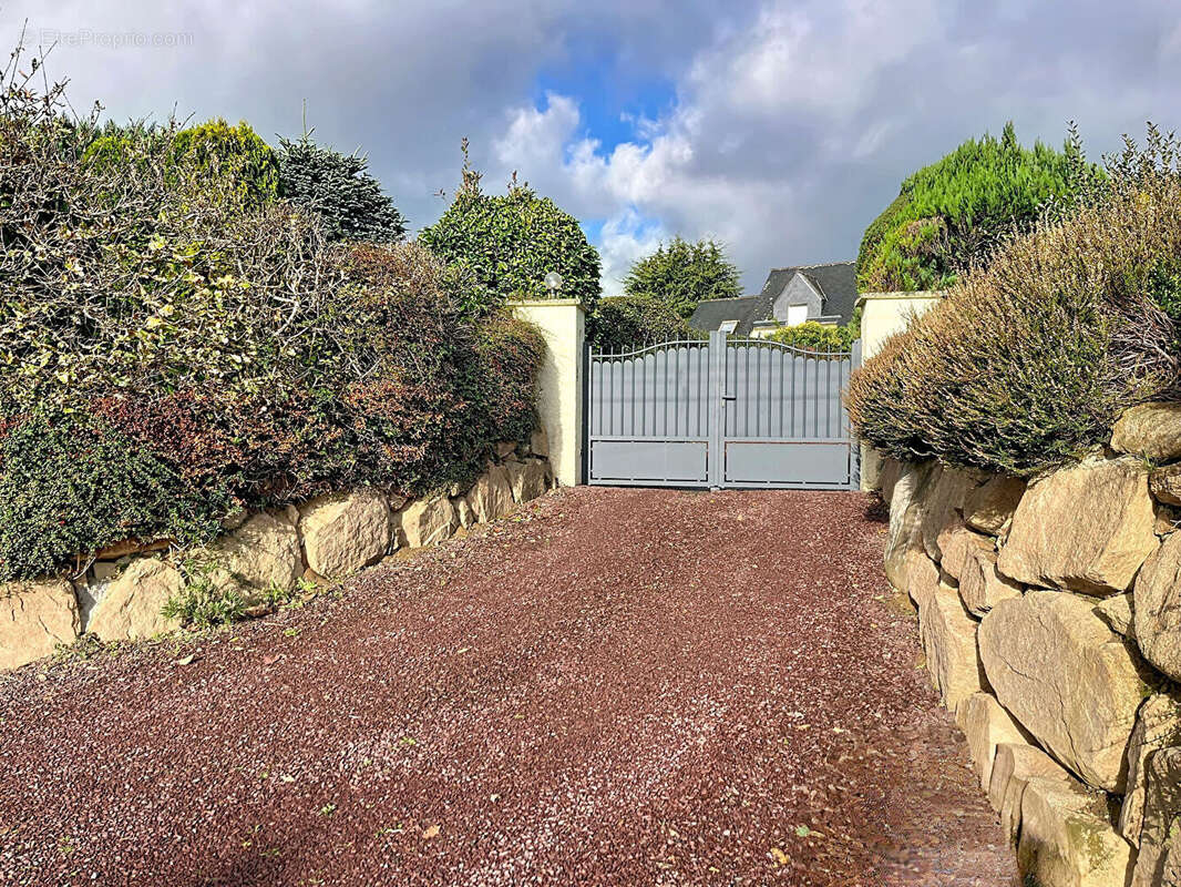 Maison à PLOULEC&#039;H