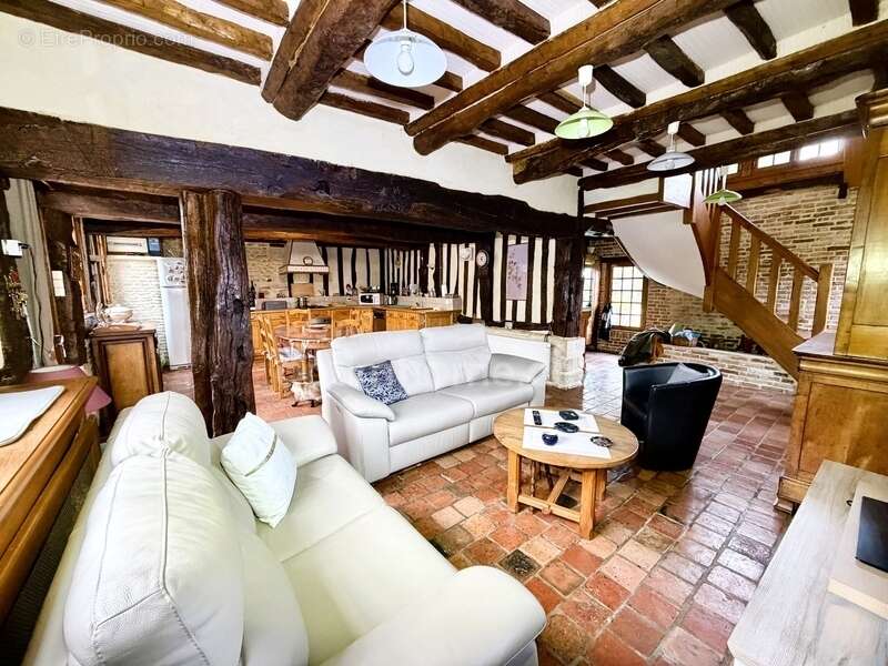 Maison à SAINT-PIERRE-SUR-DIVES