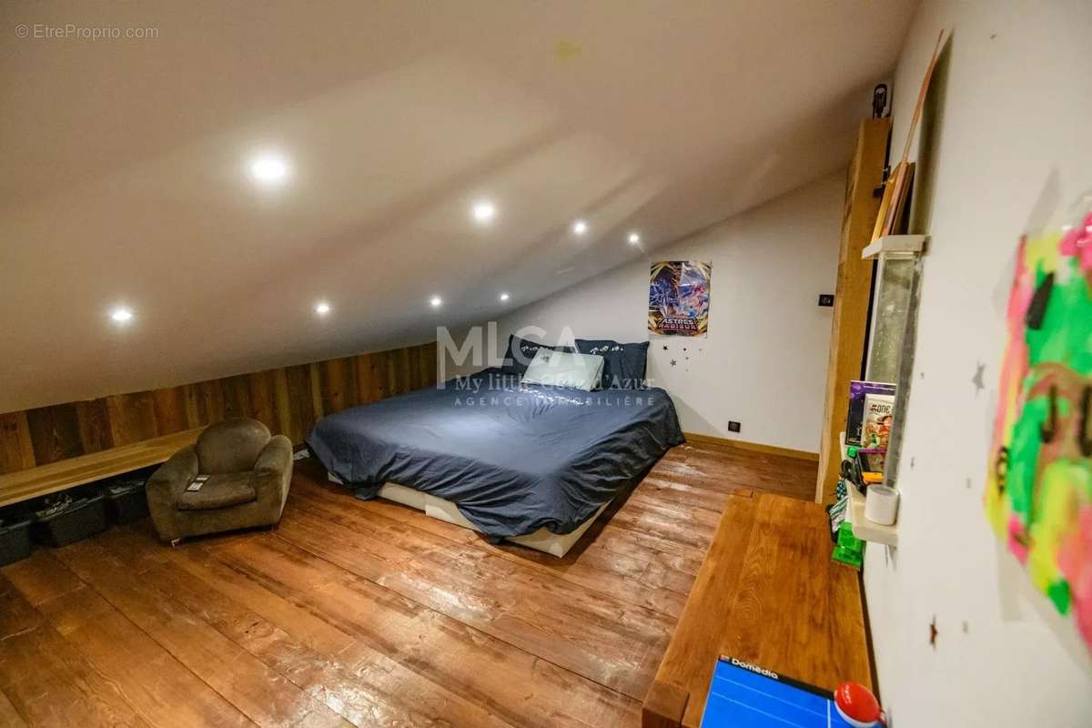 Appartement à SAINT-ETIENNE-DE-TINEE