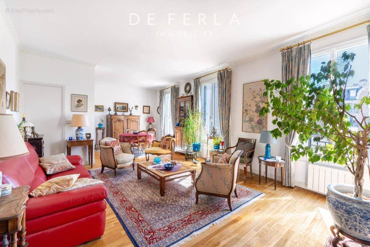 Appartement à PARIS-15E