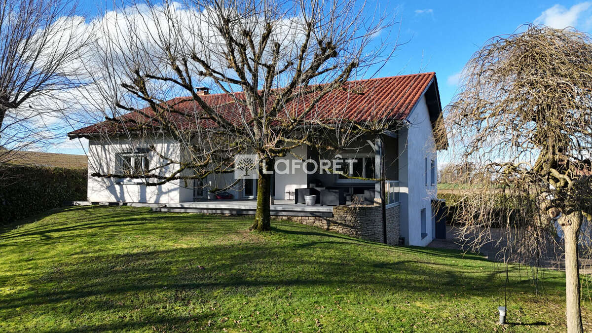 Maison à L'ABERGEMENT-CLEMENCIAT