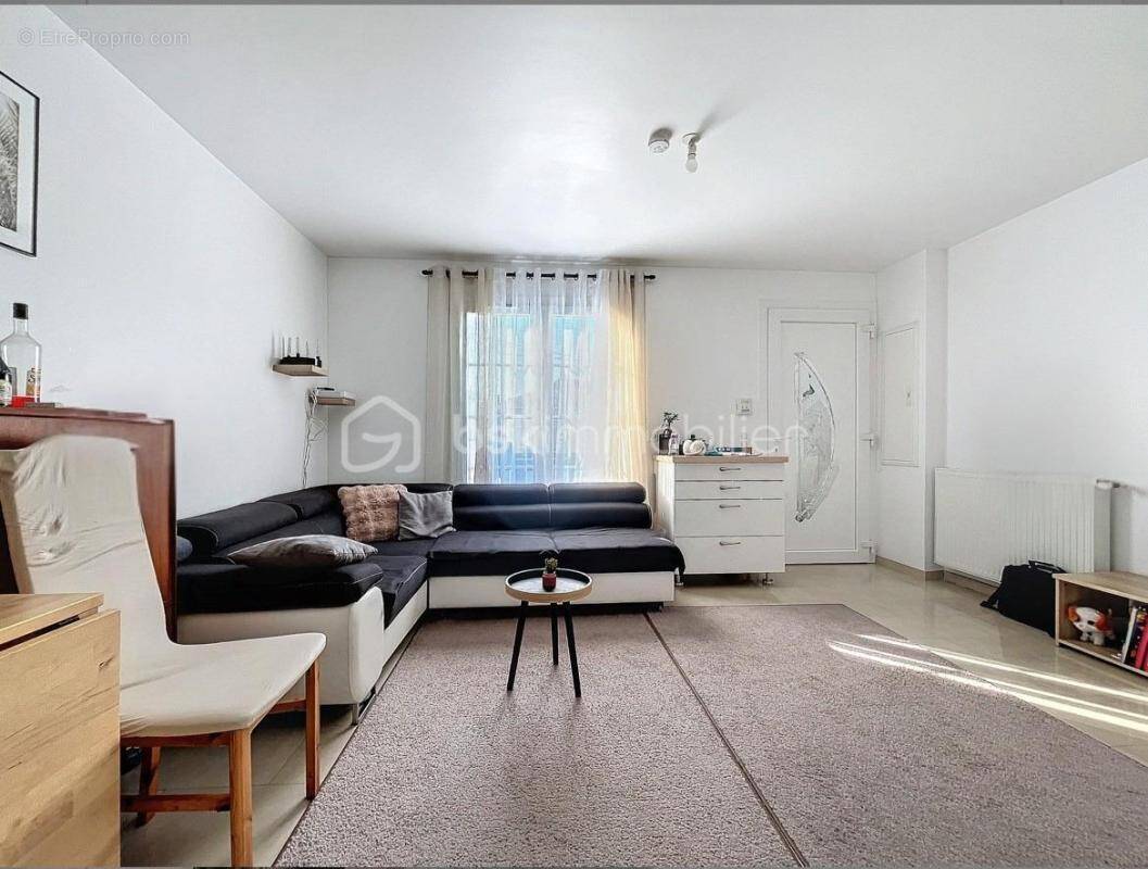 Maison à OZOIR-LA-FERRIERE