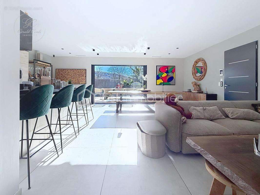 Maison 4 pieces de 101 m² avec piscine / montauroux - photo 5