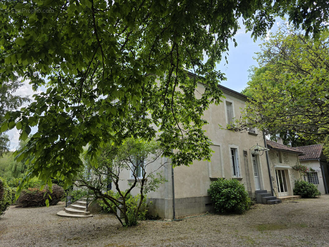 Maison à MEZIN