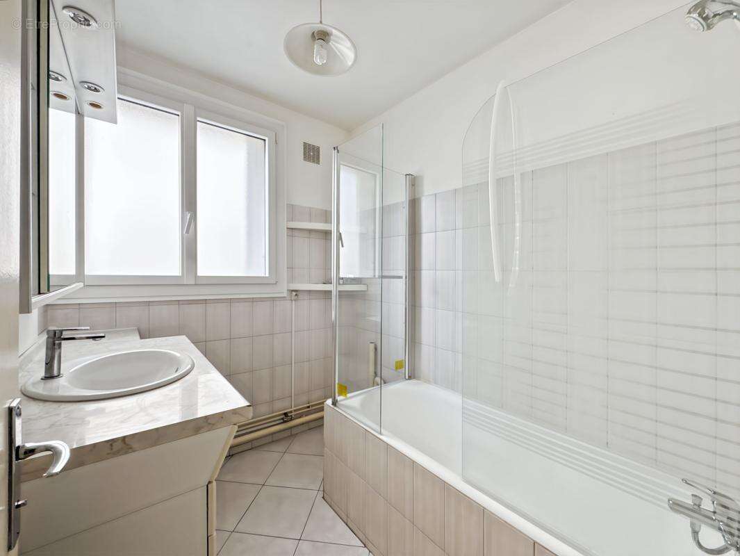PÉRIGUEUX – Quartier Vésone – Appartement T2 de 63 m² - photo 7