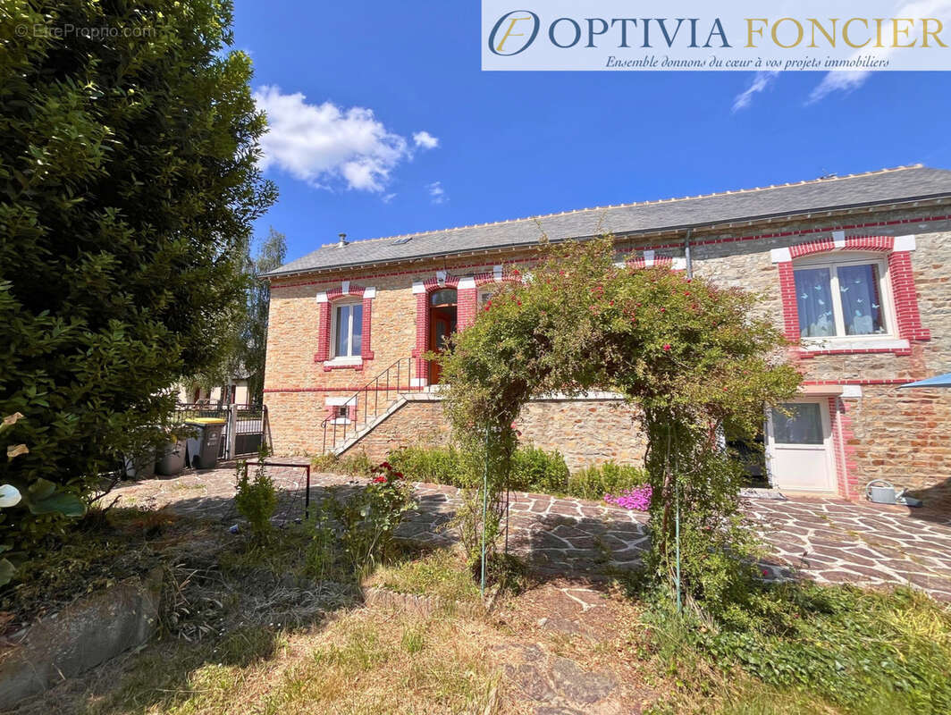 Maison à LE SEL-DE-BRETAGNE