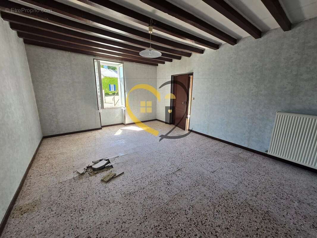 Maison à rénover avec dépendances – Neuvy-Deux-Clochers (18) - photo 9