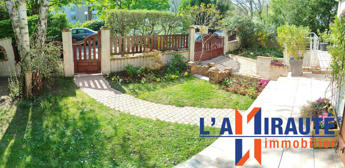 Maison à SARTROUVILLE