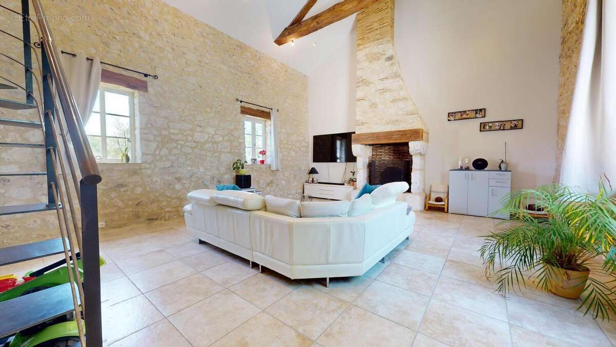 Maison principale salon 1.1 - Maison à BERGERAC