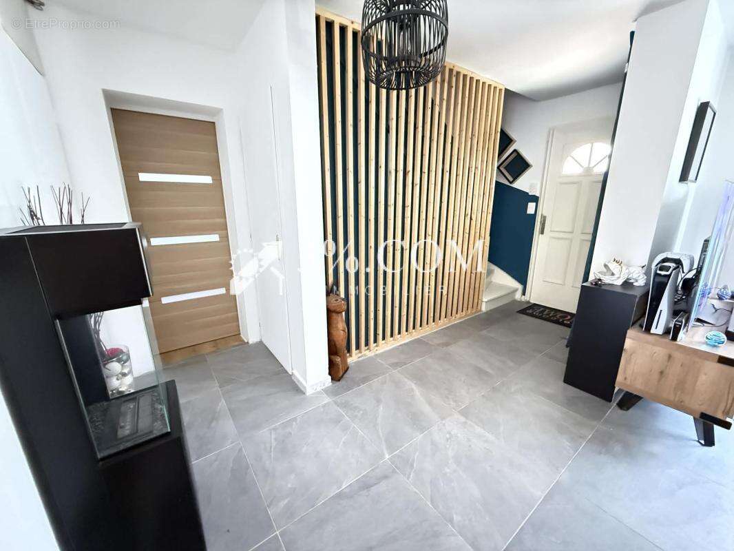 Maison à OSTRICOURT