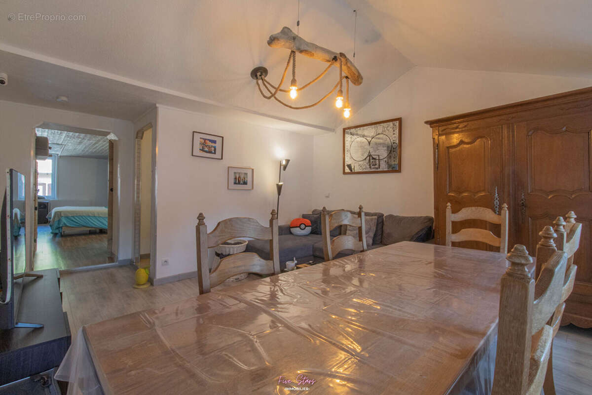 Appartement à VEZELISE