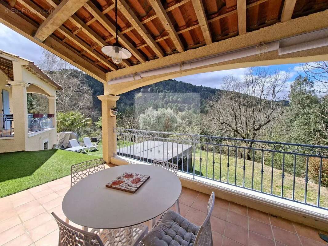 Maison à SENECHAS