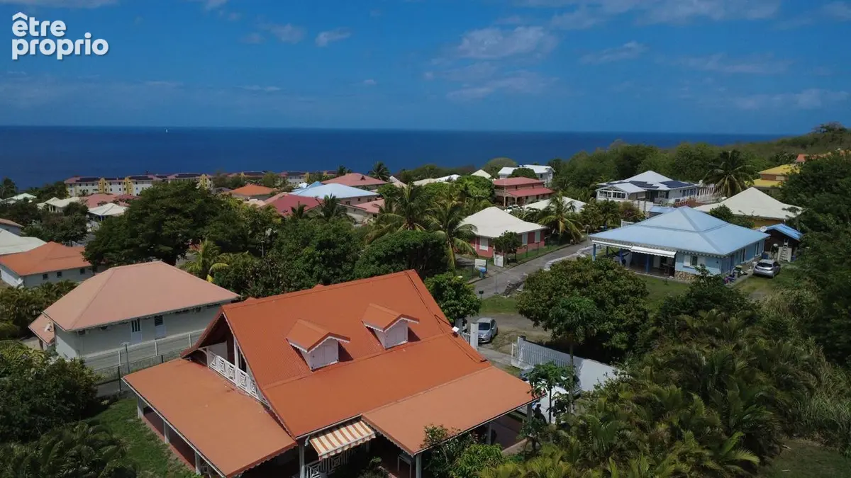 A vendre : Villa T7 spacieuse à Saint-Pierre - photo 3