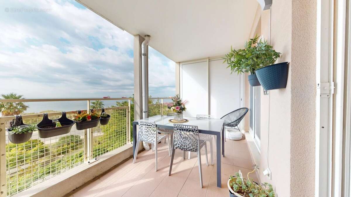 Appartement à PORT-DE-BOUC