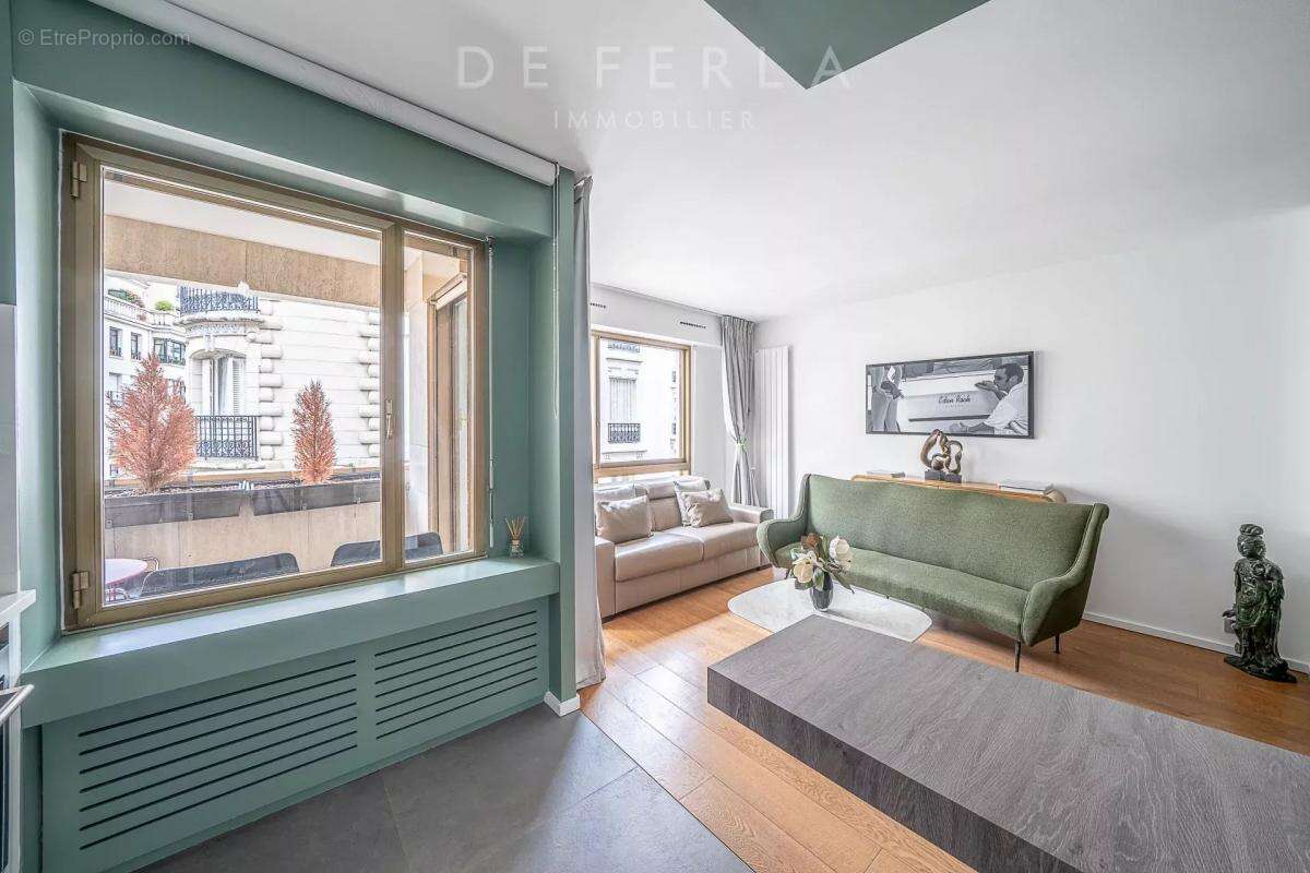 Appartement à PARIS-7E