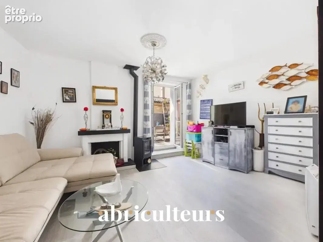 Maison de village de 152 m² avec terrasse en vente à La-Roque-d'Anthéron  (13640) - photo 2